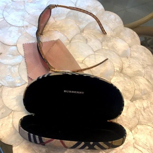 BURBERRY Authentic Unisex Sunglass Frames - PLUS Case & Cleaning Cloth! - Picture 4 of 14